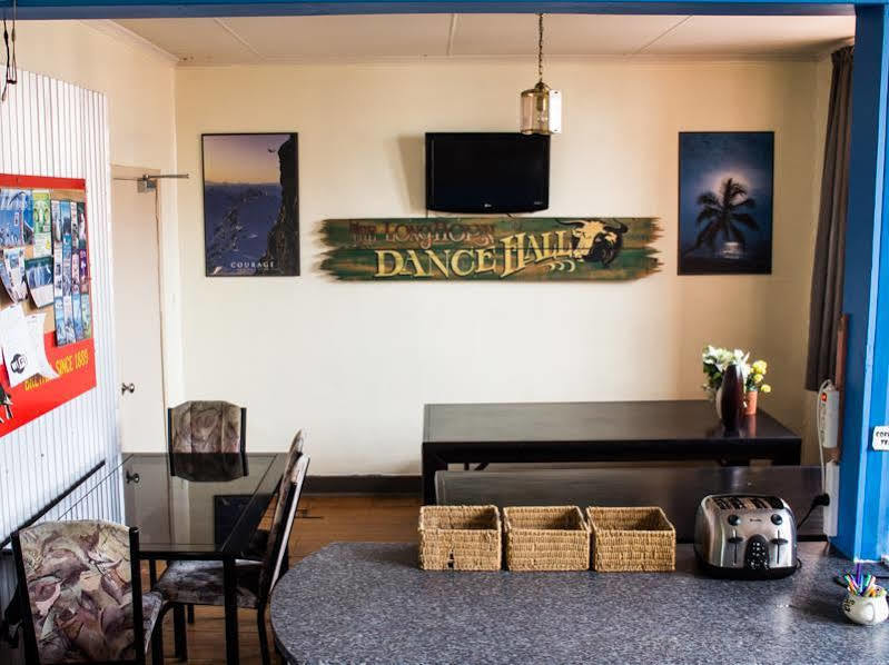 Geeky Gecko Backpackers Hostel Dunedin Exterior photo
